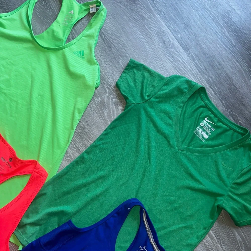 Workout tank bundle - Picture 3 of 4